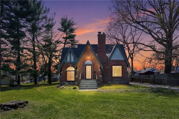 9621 E 33rd Street S, Independence, MO 64052