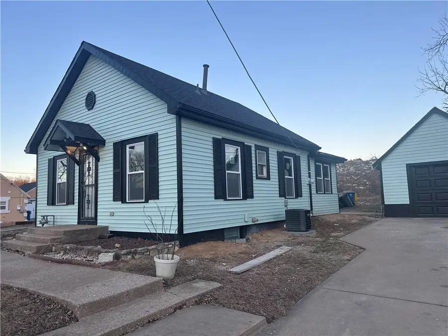 519 S Carlisle Drive, Sugar Creek, MO 64054 - #3