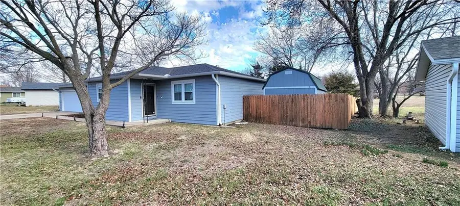 5 Prairie Drive, Iola, KS 66749 - #2