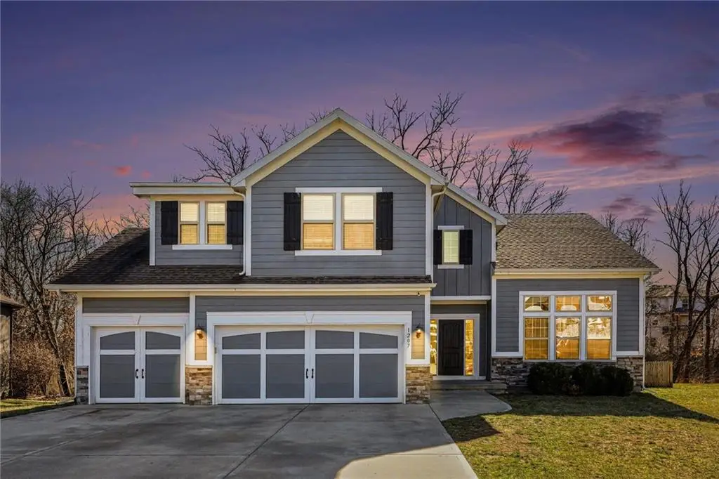 1207 E 15th Street, Kearney, MO 64060 - #1