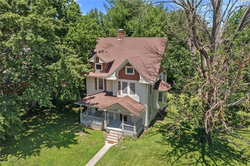 602 W Walnut Street, Grain Valley, MO 64029 - #1