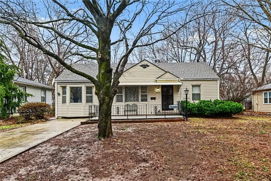 9005 E 73rd Street, Raytown, MO 64133 - #2