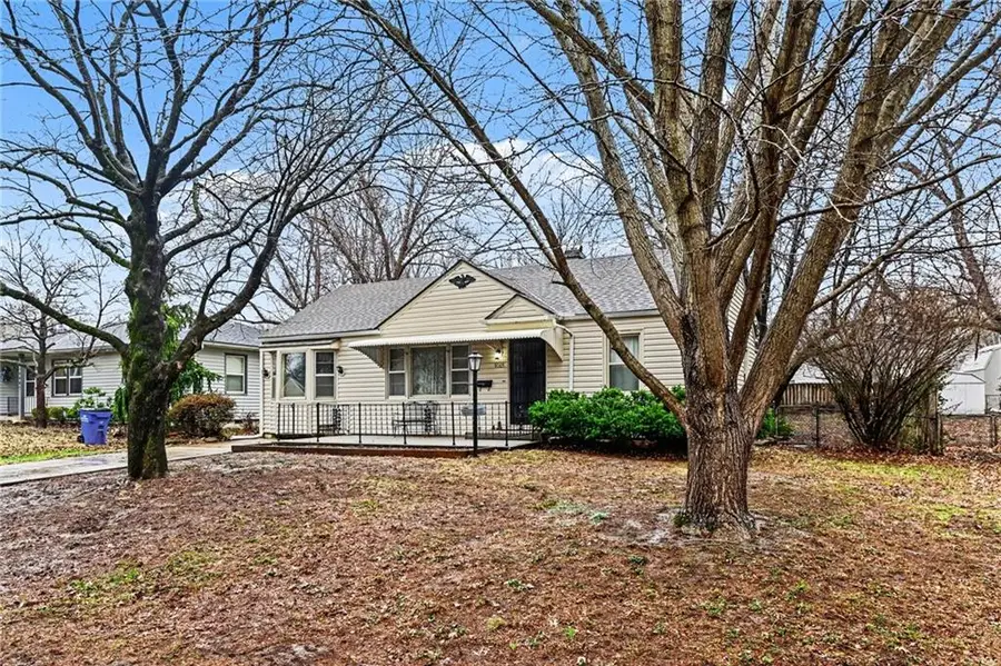 9005 E 73rd Street, Raytown, MO 64133 - #3