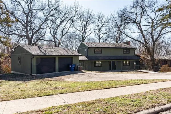 2729 Stratford Road, Lawrence, KS 66049