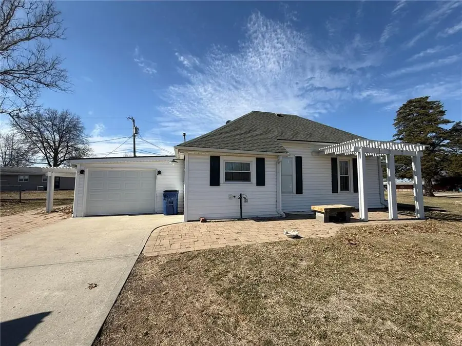 1302 Green Drive, Gallatin, MO 64640 - #2