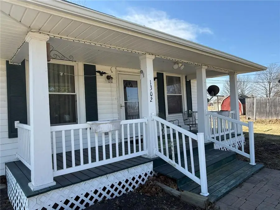 1302 Green Drive, Gallatin, MO 64640 - #3