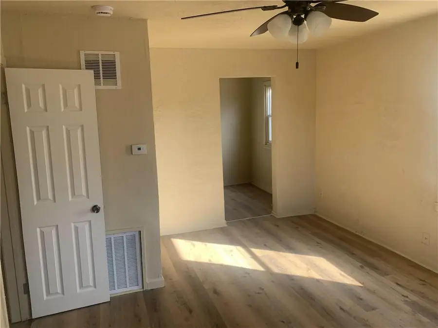 4017 Wabash Avenue, Kansas City, MO 64130 - #2