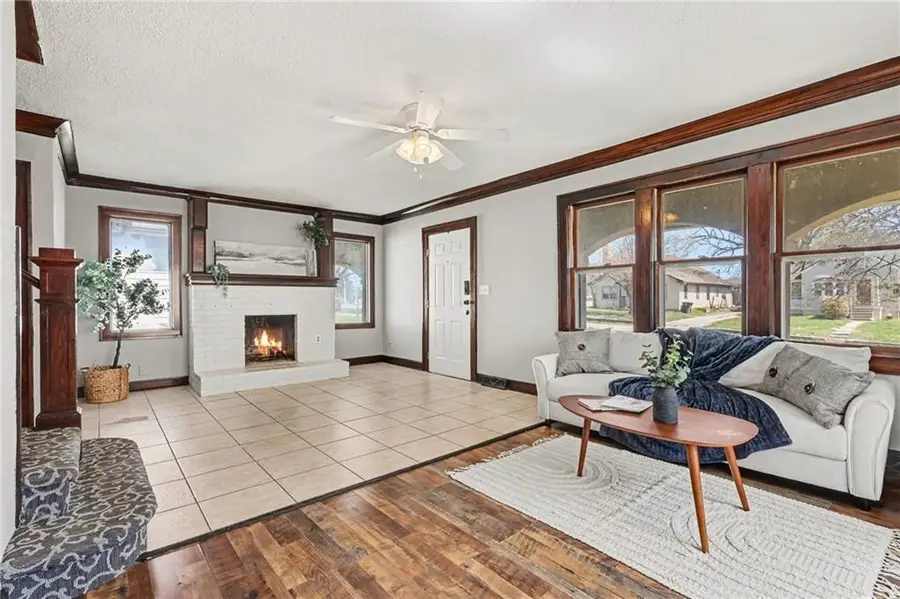 1812 S Hedges Avenue, Independence, MO 64052 - #3