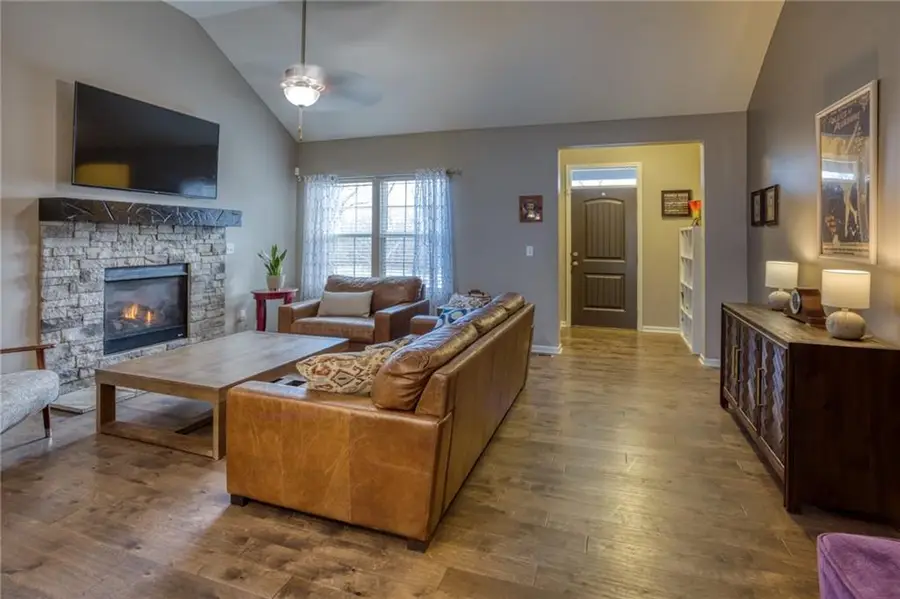 3550 N 112th Terrace, Kansas City, KS 66109 - #3