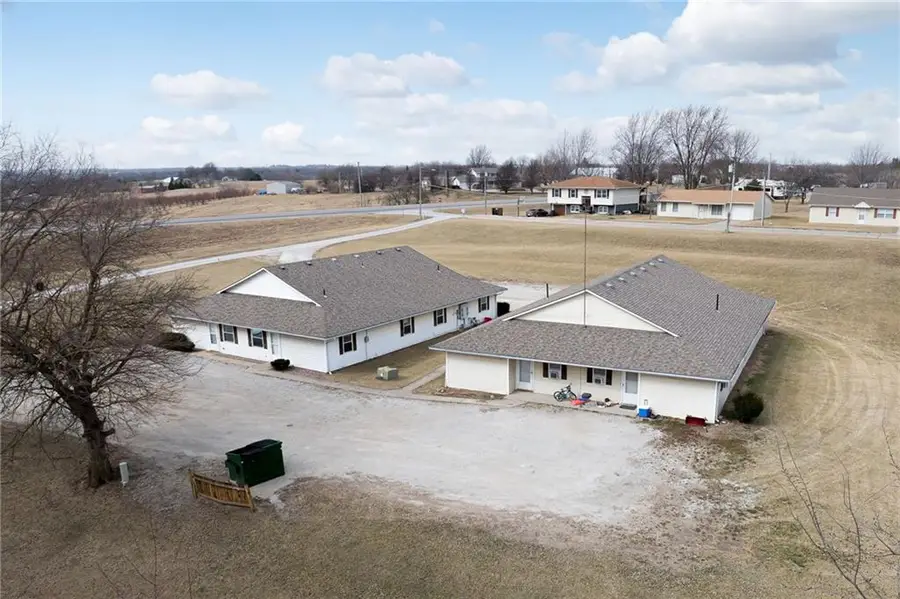 803 N 15th Terrace, Savannah, MO 64485 - #3