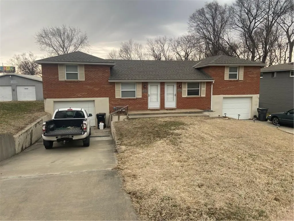 9010-9012 Catherine Road, Pleasant Valley, MO 64068 - #1