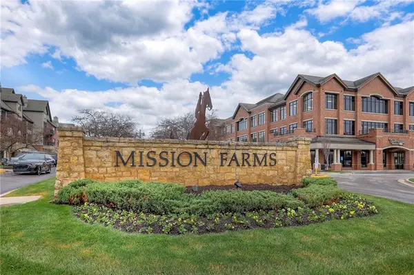 10531 Mission Road Unit #207 Road #207, Leawood, KS 66206