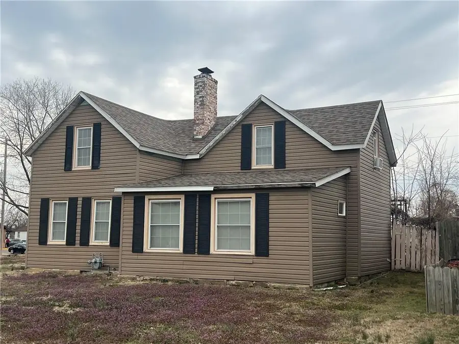 118 S 11th Street, Independence, KS 67301 - #2