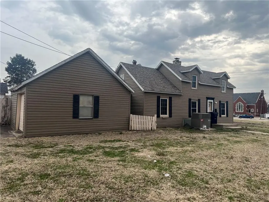 118 S 11th Street, Independence, KS 67301 - #3