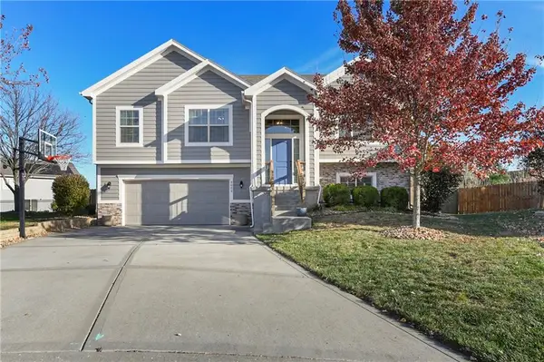 9004 SW 9th Terrace Court, Blue Springs, MO 64064