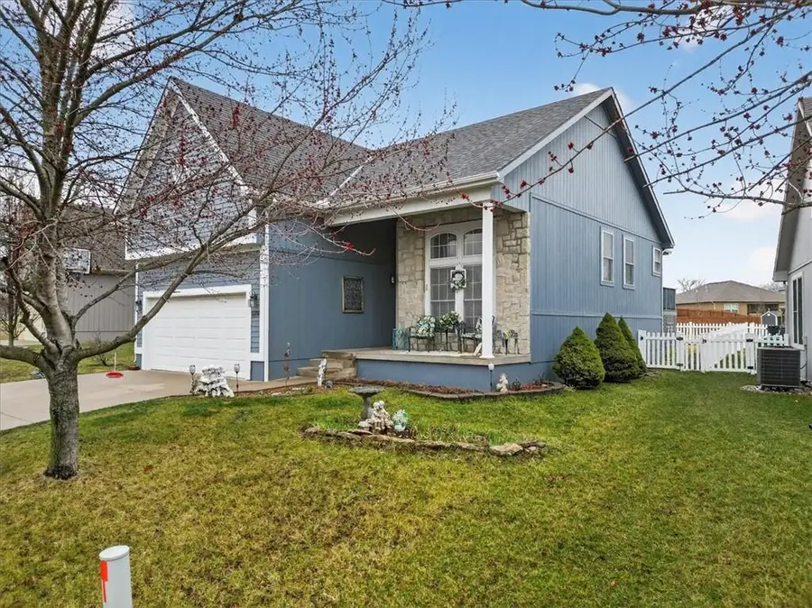 802 Redbud Drive, Paola, KS 66071 - #2