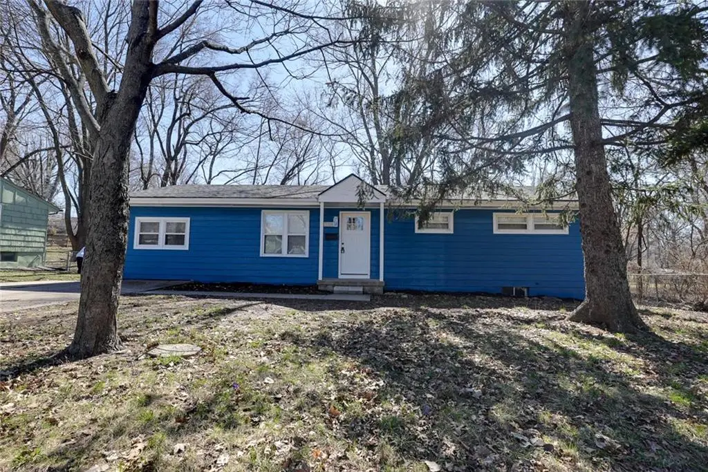 11215 E 49th Street, Kansas City, MO 64133 - #1