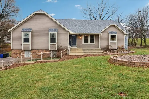 19985 W 119th Street, Olathe, KS 66061