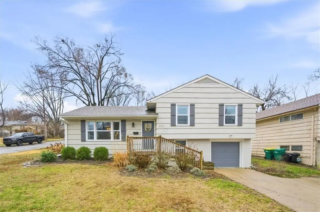 2511 W 41st Avenue, Kansas City, KS 66103 - #1