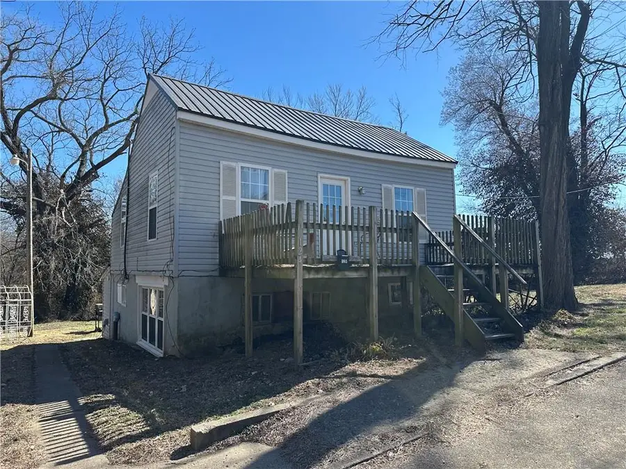 124 S 6th Street, Lexington, MO 64067 - #3