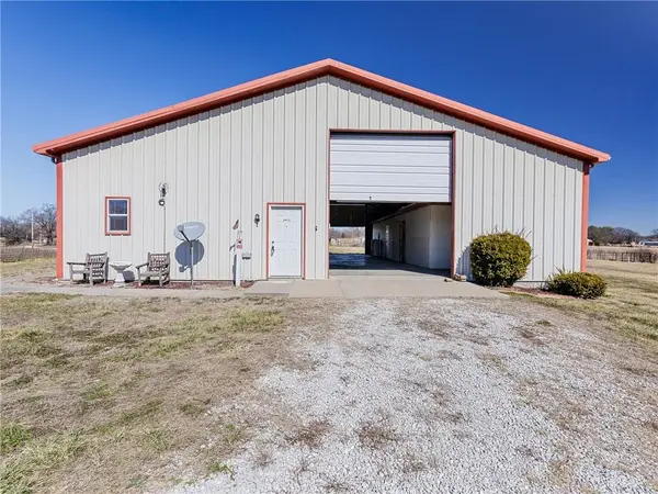 8823 NE Oo Highway, Calhoun, MO 65323