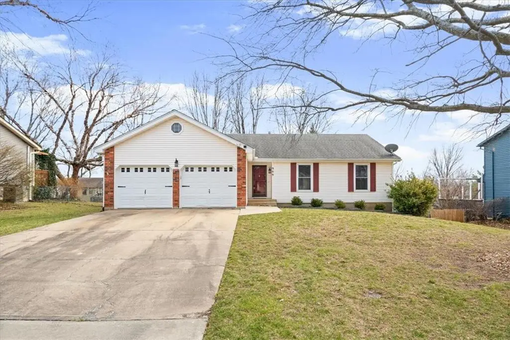 909 E Cothrell Street, Olathe, KS 66061 - #1