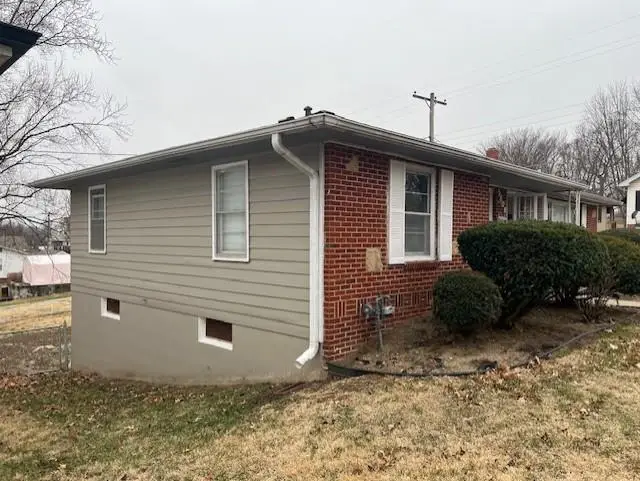 2806 Clay Street, Saint Joseph, MO 64501 - #3