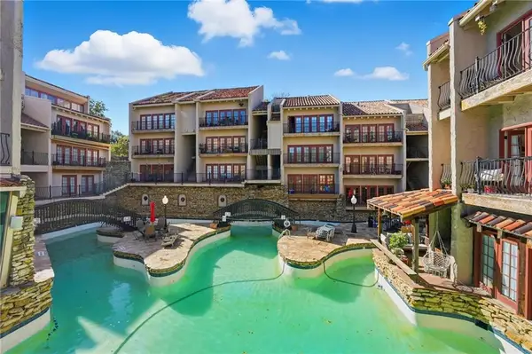 1111 W 46th Street #32, Kansas City, MO 64112