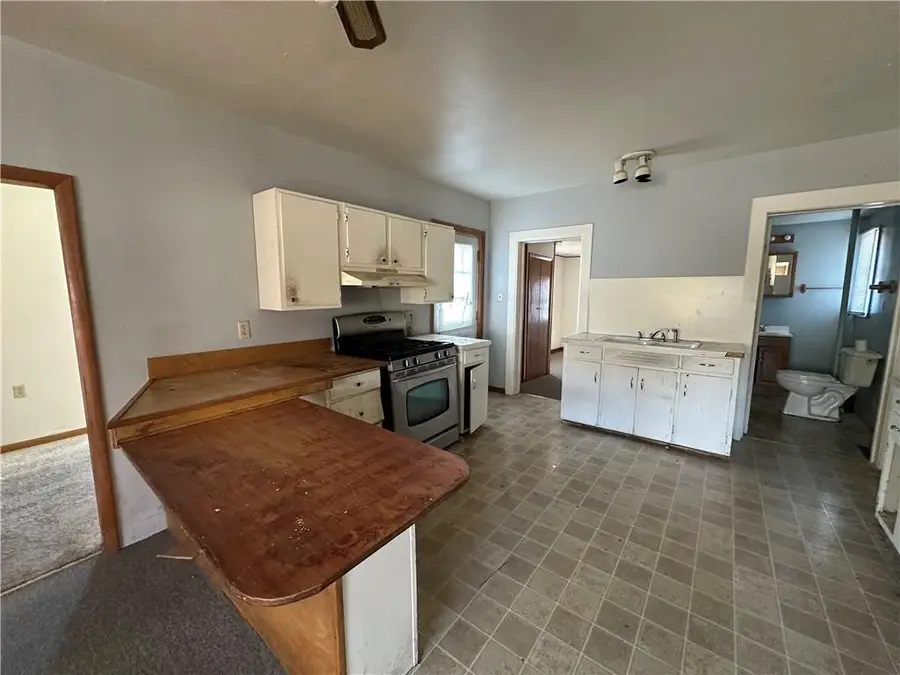 314 S Davis Street, Maryville, MO 64468 - #3