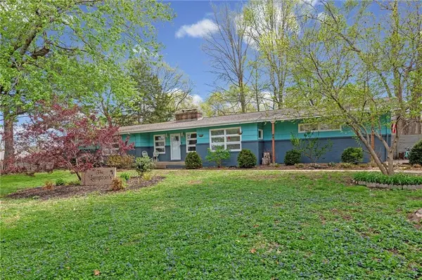 9935 W 85th Street, Overland Park, KS 66212
