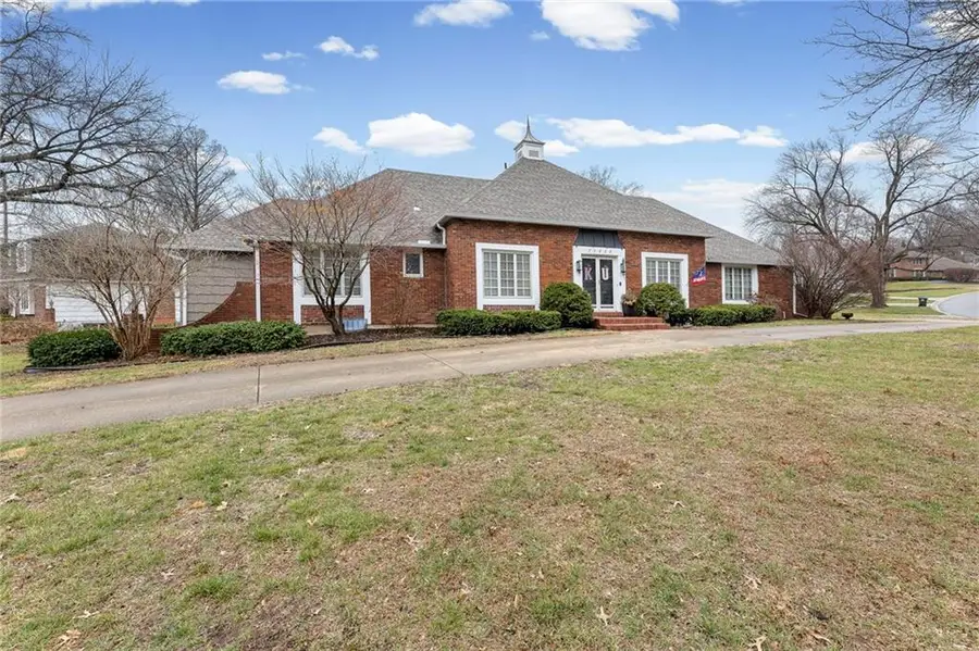 11222 Holly Street, Kansas City, MO 64114 - #3