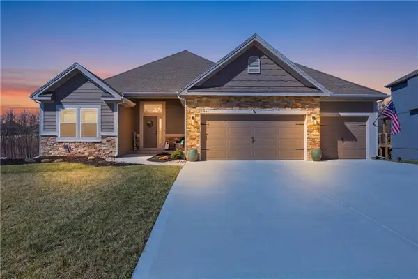 10212 N Corrington Avenue, Kansas City, MO 64156