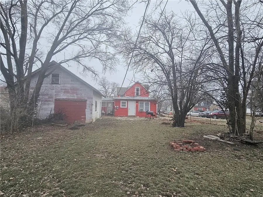 203 S Elm Street, Garnett, KS 66032 - #3