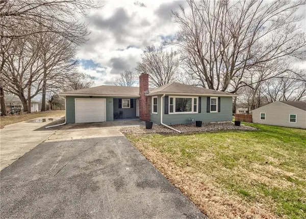 301 NW 82nd Street, Kansas City, MO 64118