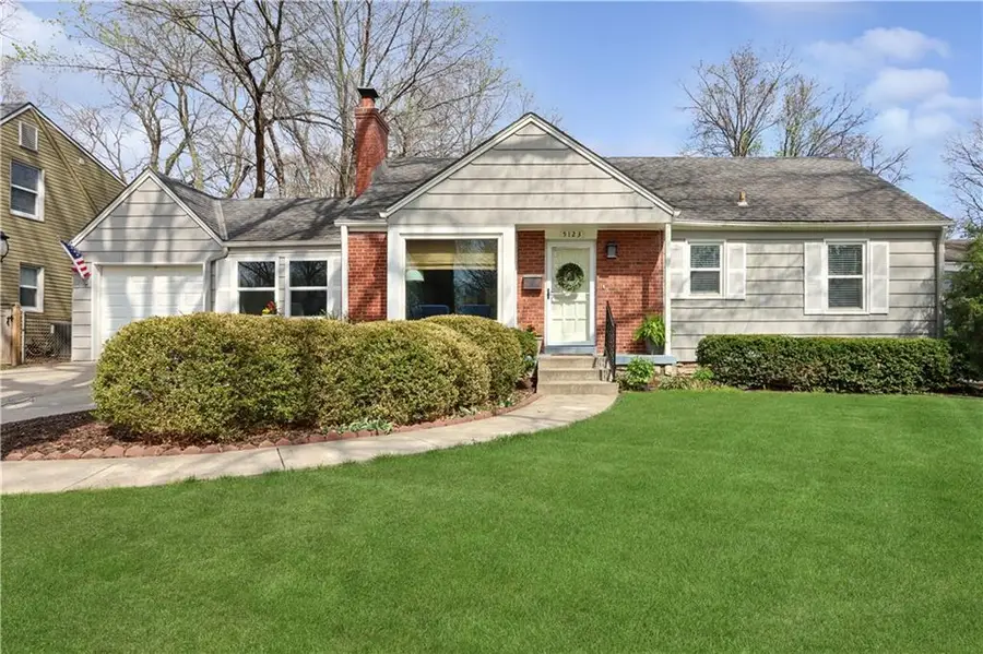 5123 Clark Drive, Roeland Park, KS 66205 - #2