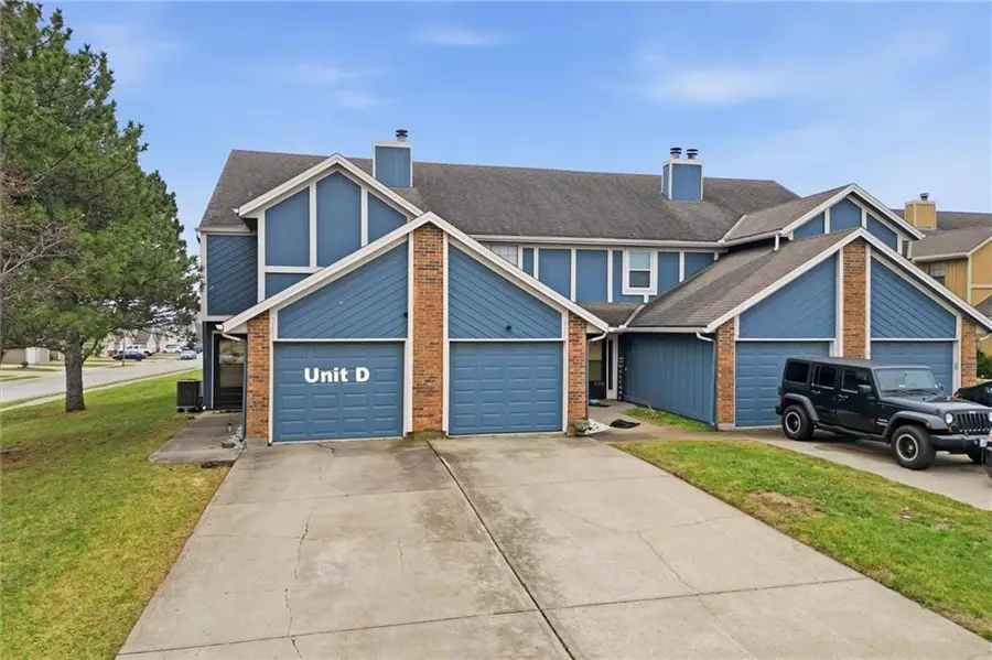 512 NE Brookwood Circle #D, Blue Springs, MO 64014 - #2