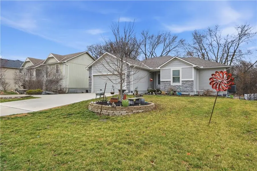 414 W 179th Terrace, Belton, MO 64012 - #3