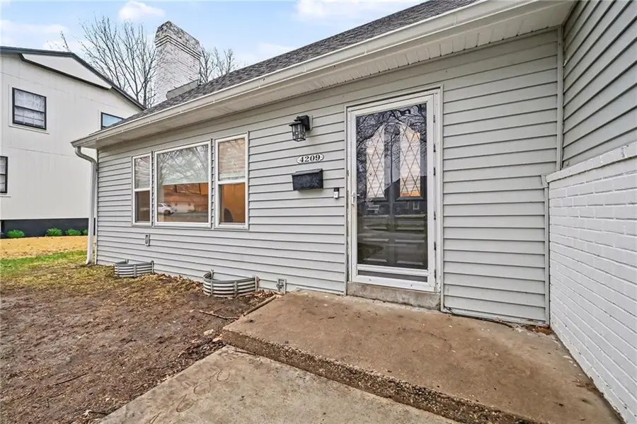 4209 Grandview Road, Kansas City, MO 64137 - #3