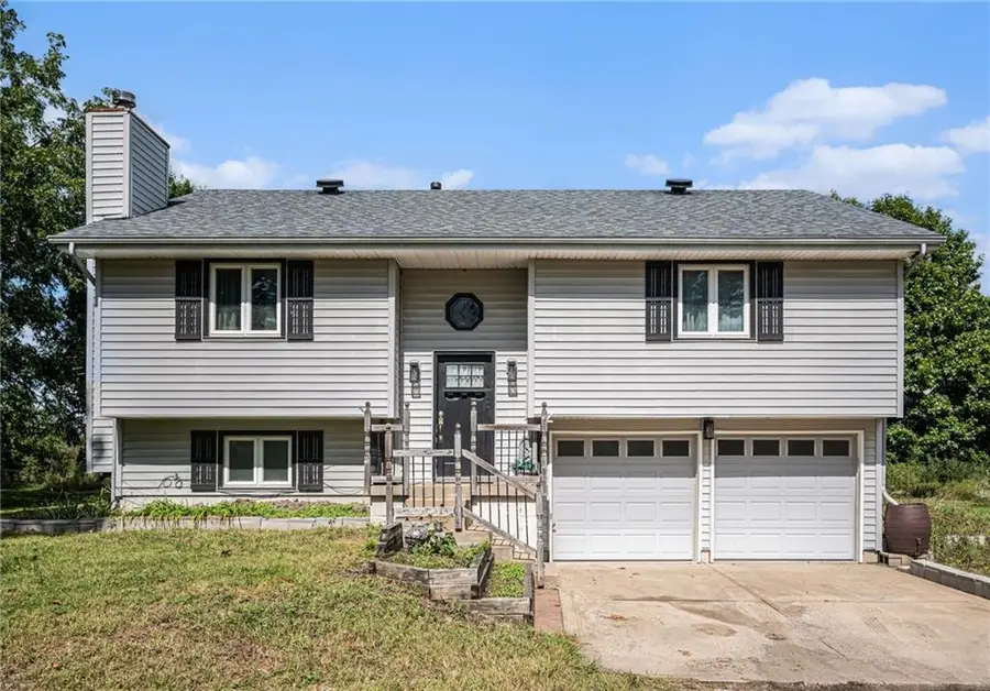 8206 E 235th Street, Peculiar, MO 64078 - #2