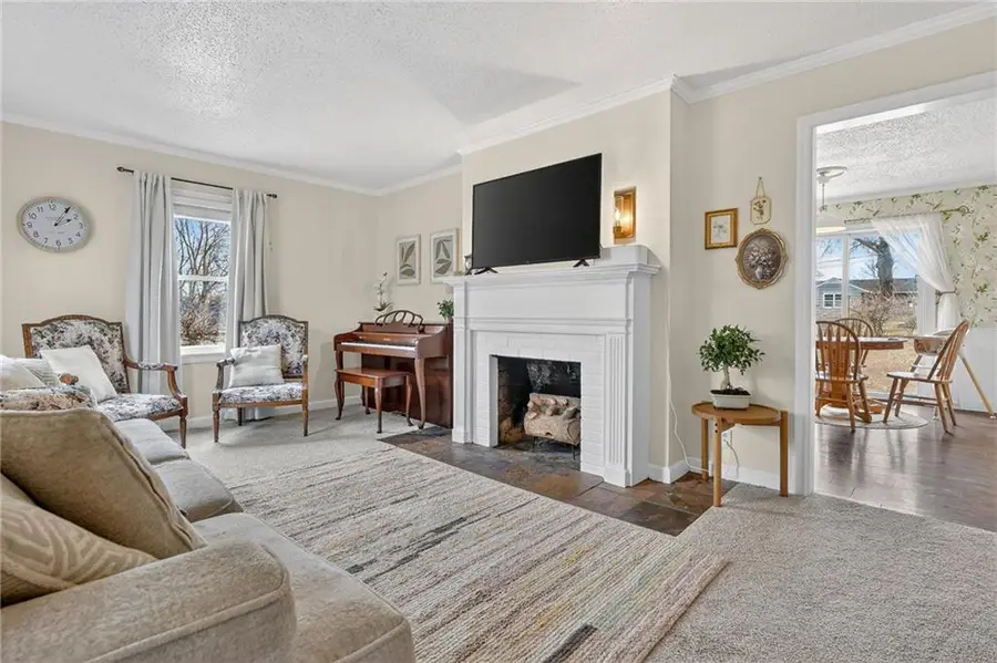 2209 NE Gaddy Road, Kansas City, MO 64118 - #2