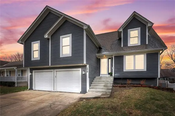 1012 SE Wingate Court, Lee's Summit, MO 64081