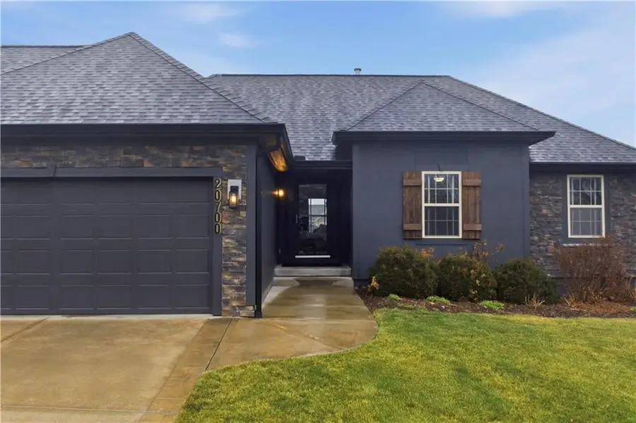 20700 W 72nd Terrace, Shawnee, KS 66218 - #2
