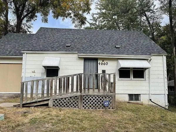 4660 E 43rd Terrace, Kansas City, MO 64130