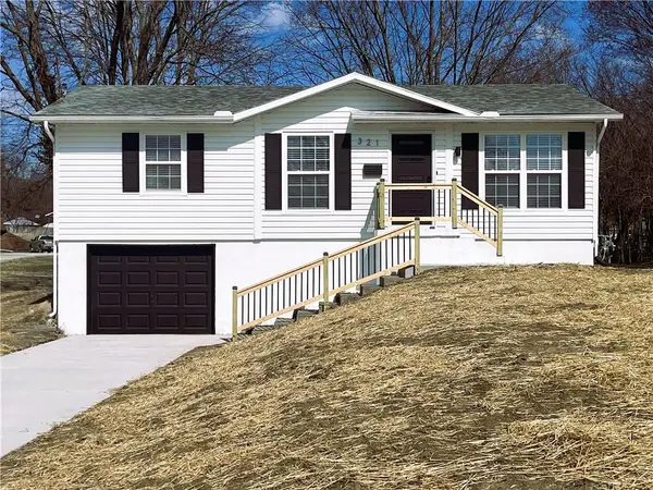 321 E Mason Street, Odessa, MO 64076