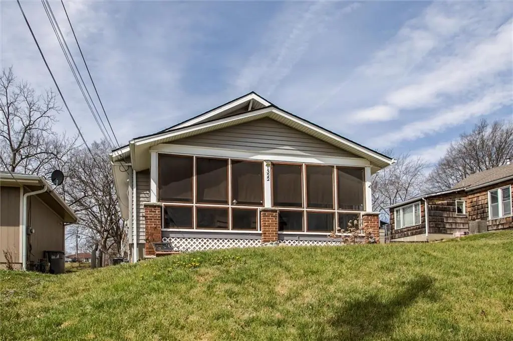 1322 N 34th Street, Kansas City, KS 66102 - #1