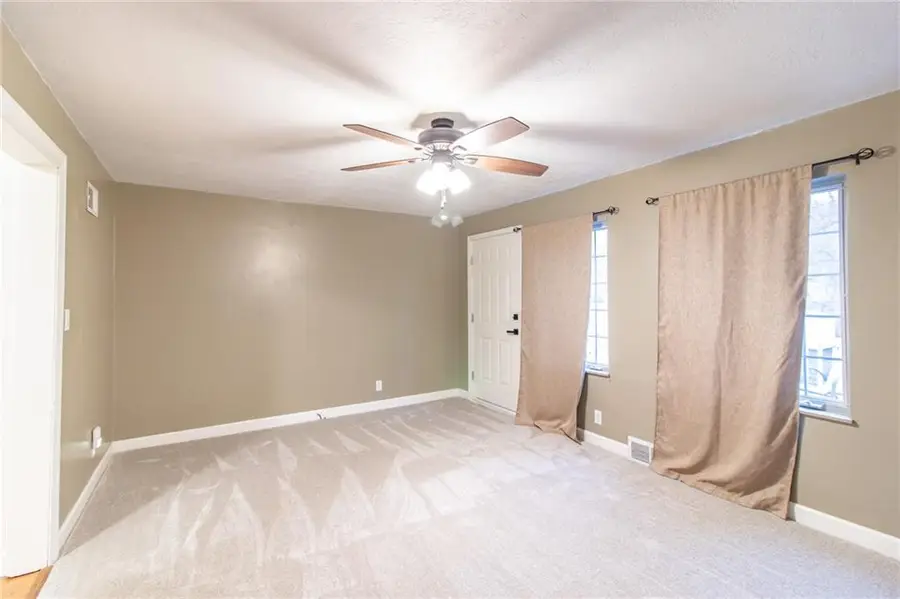 203 S Halsey Avenue, Harrisonville, MO 64701 - #3