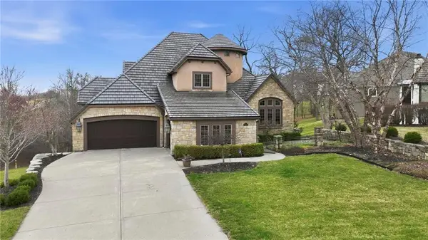 7060 N National Drive, Parkville, MO 64152