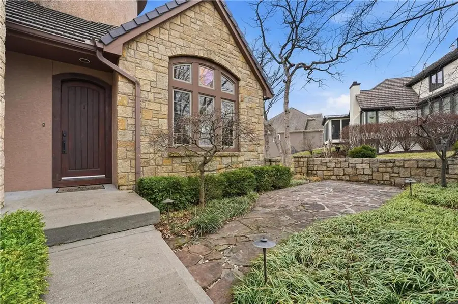 7060 N National Drive, Parkville, MO 64152 - #3