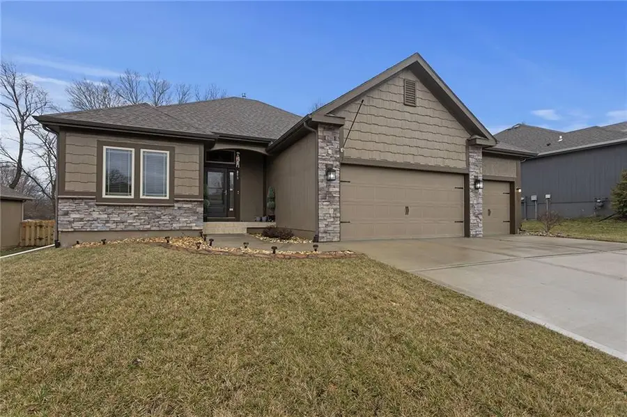 303 NE 102nd Street, Kansas City, MO 64155 - #2