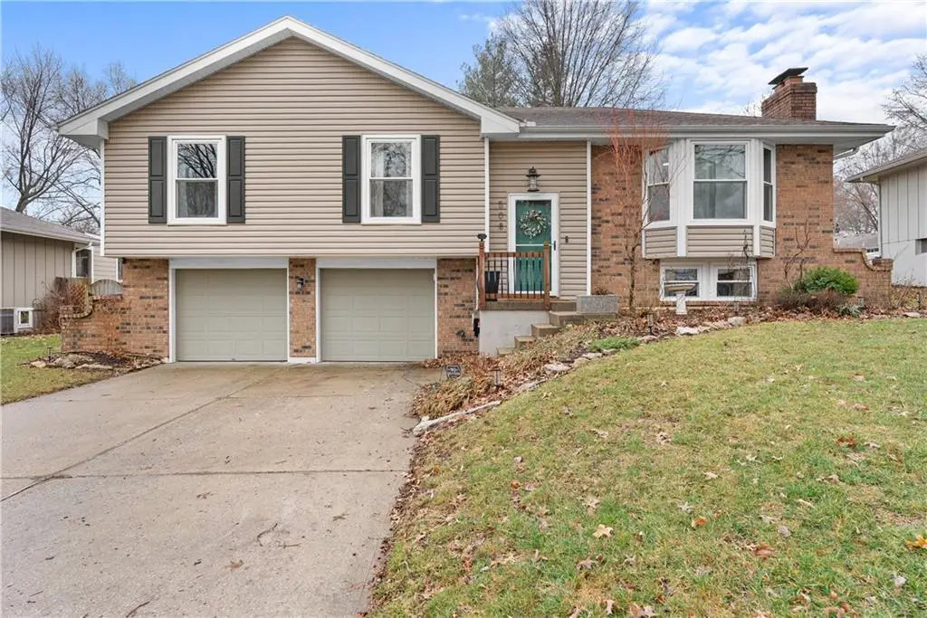 508 NE Stonewall Drive, Blue Springs, MO 64014 - #1